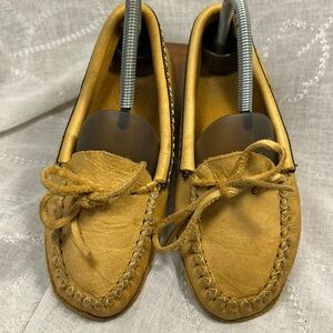 Handmade leather sleepers moccasins